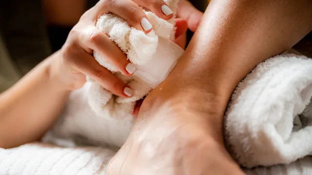 NAVIGATING POSTERIOR TIBIALIS TENDINITIS TOGETHER